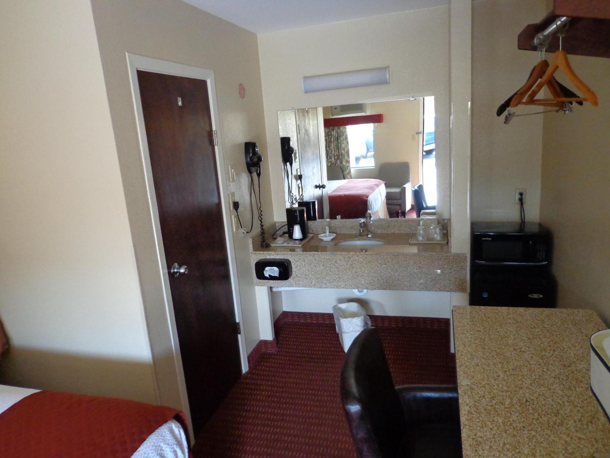 Economy Inn Express Warren Экстерьер фото