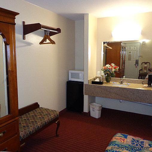 Economy Inn Express Warren Экстерьер фото
