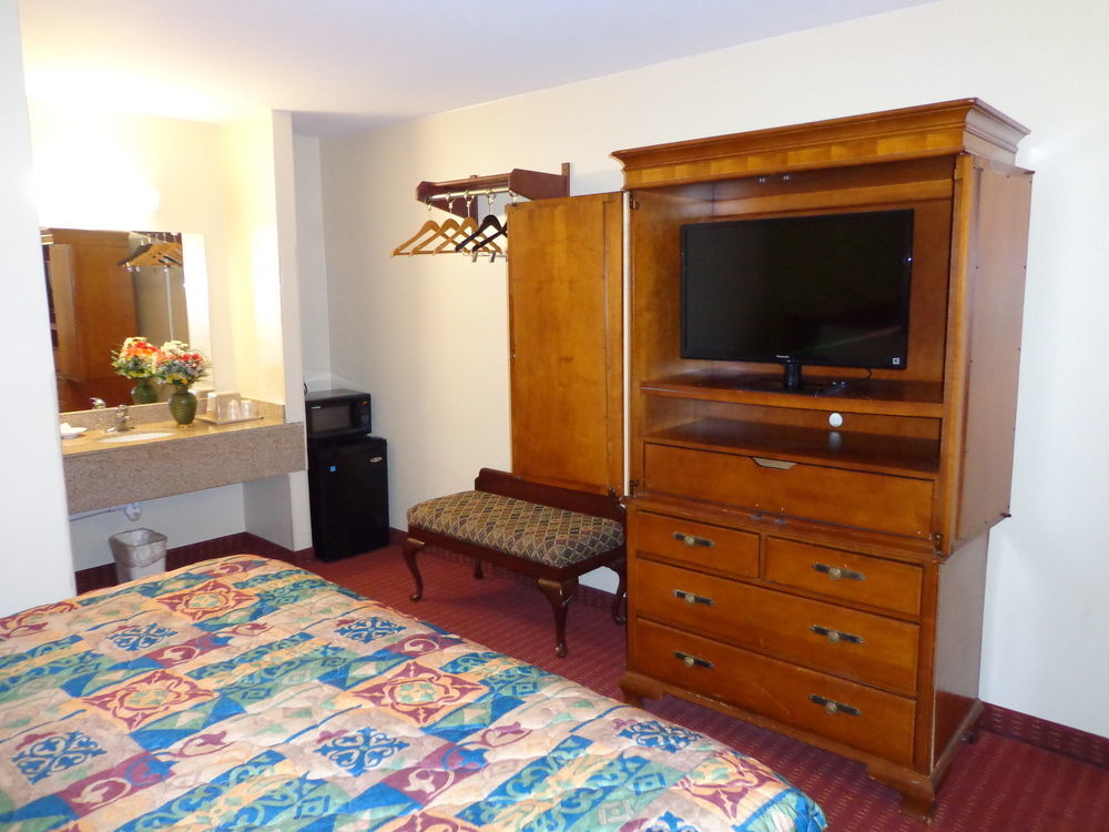 Economy Inn Express Warren Экстерьер фото