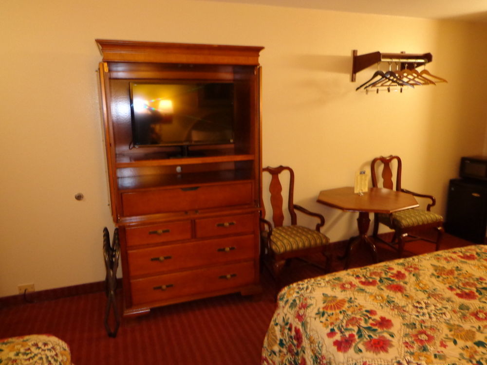 Economy Inn Express Warren Экстерьер фото