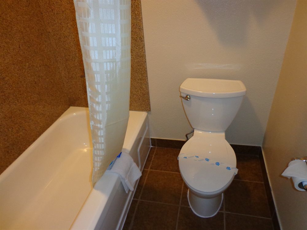 Economy Inn Express Warren Экстерьер фото